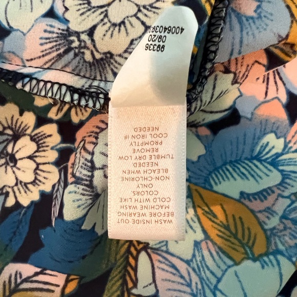 Lauren Conrad Pleated Cap Sleeve Floral Blouse - Picture 8 of 8